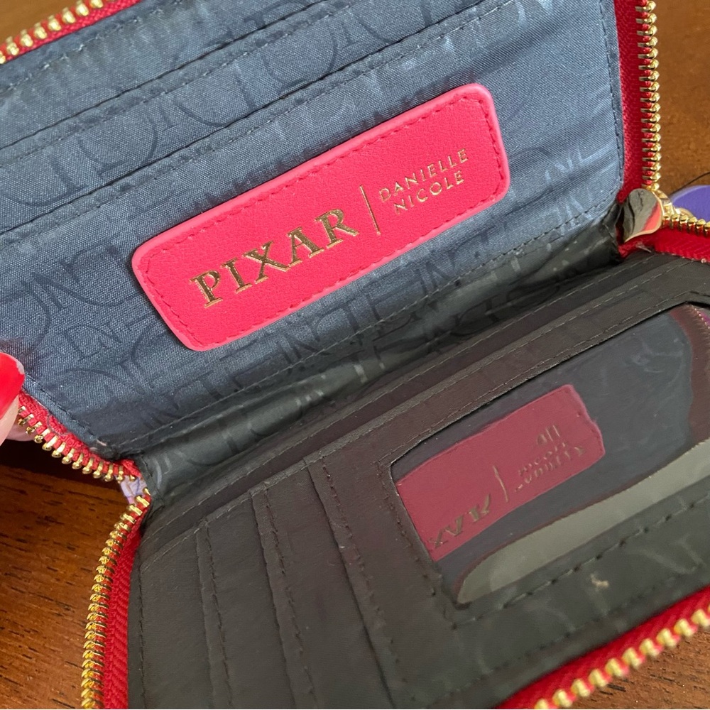 Donating soon* Adorable wallet - Picture 4 of 6